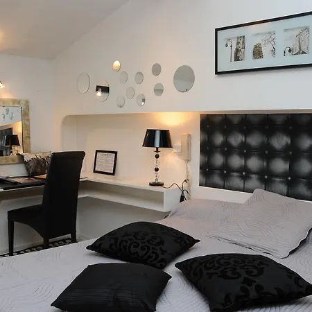 Les Clos De Hotel 2*